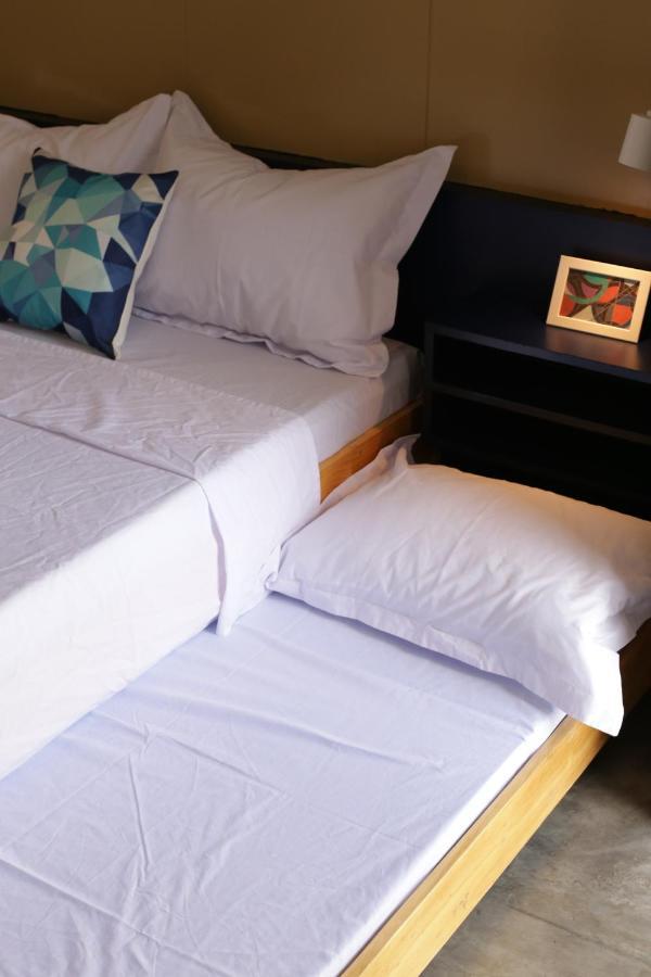 Hive Manila Guesthouse -Netflix,400Mbps Wi-Fi Bacoor Exterior photo