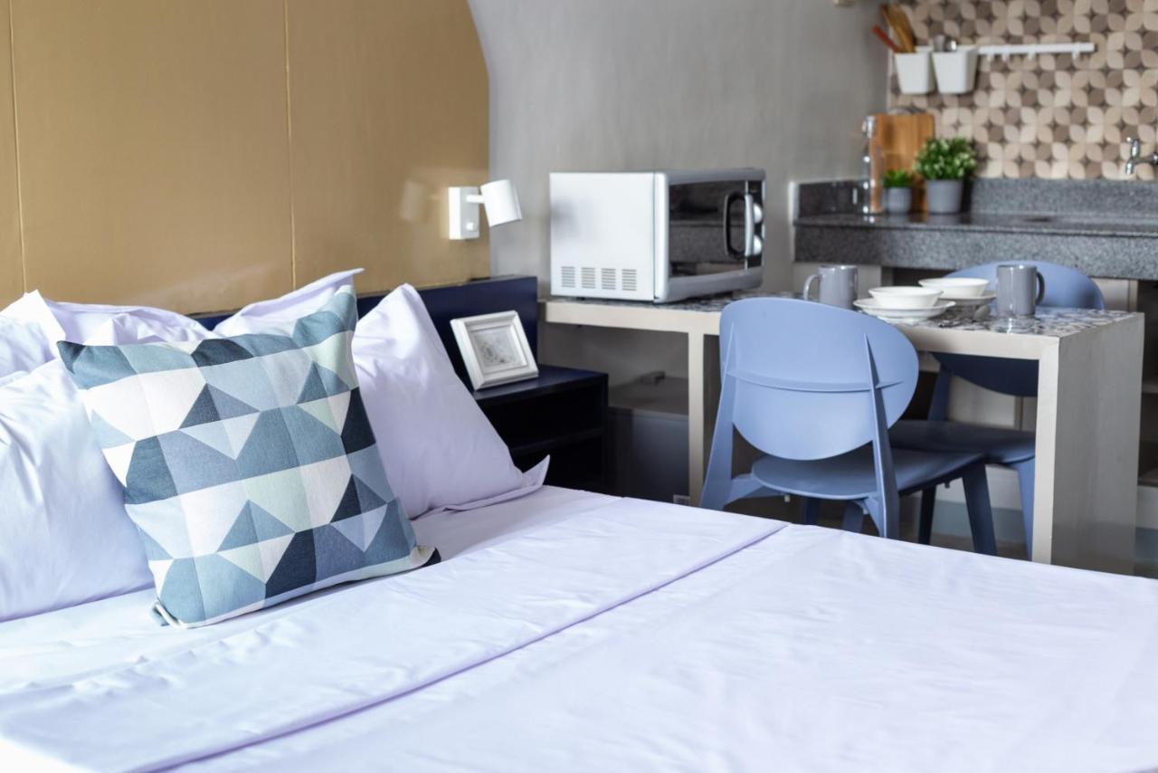 Hive Manila Guesthouse -Netflix,400Mbps Wi-Fi Bacoor Exterior photo